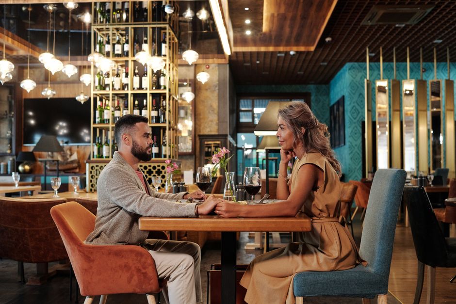 Dinner date with an independent call girl in Mumbai
