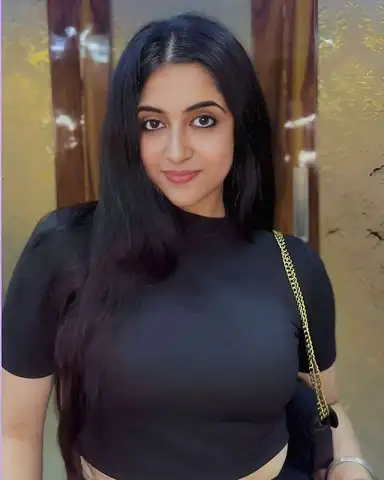 Eesha-teenage-mumbai-Photo 2 of 6