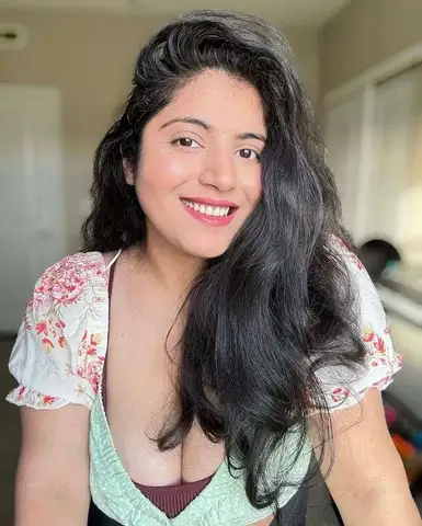 Eesha-teenage-mumbai-Photo 5 of 6