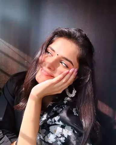 Gargi-gfe-escorts-mumbai-Photo 1 of 4