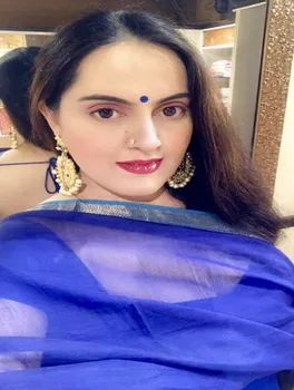 Priyanka-Threesome-escorts-mumbai-Photo 2 of 2