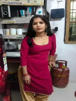 Ritika-Threesome-escorts-mumbai-Photo 1 of 4