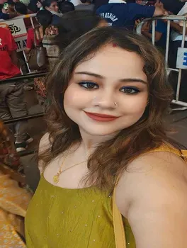Sonal-new-arrival-mumbai-Photo 1 of 4