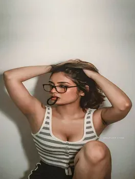 Swara-Threesome-escorts-mumbai-Photo 1 of 4