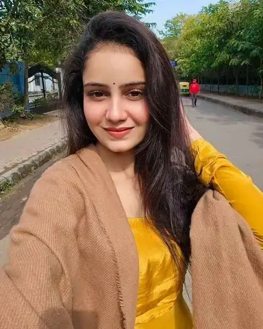 Zoya-Malik-malad-Photo 1 of 2